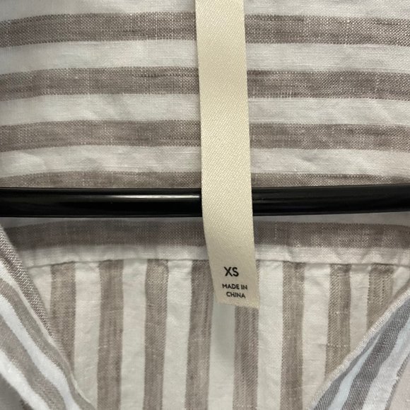 Aritzia Gray and White Striped Linen Button Down Shirt - Picture 4 of 11